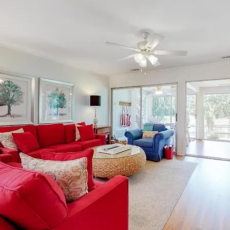 Fairway Lane 102 Apartment